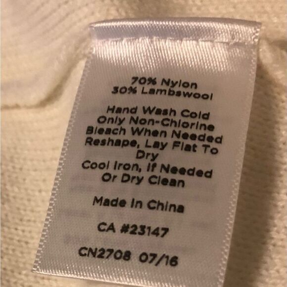 BEBE Kimono Black and White Silk Blouse/Black Silk Previously Owned Size: XS - Picture 5 of 5